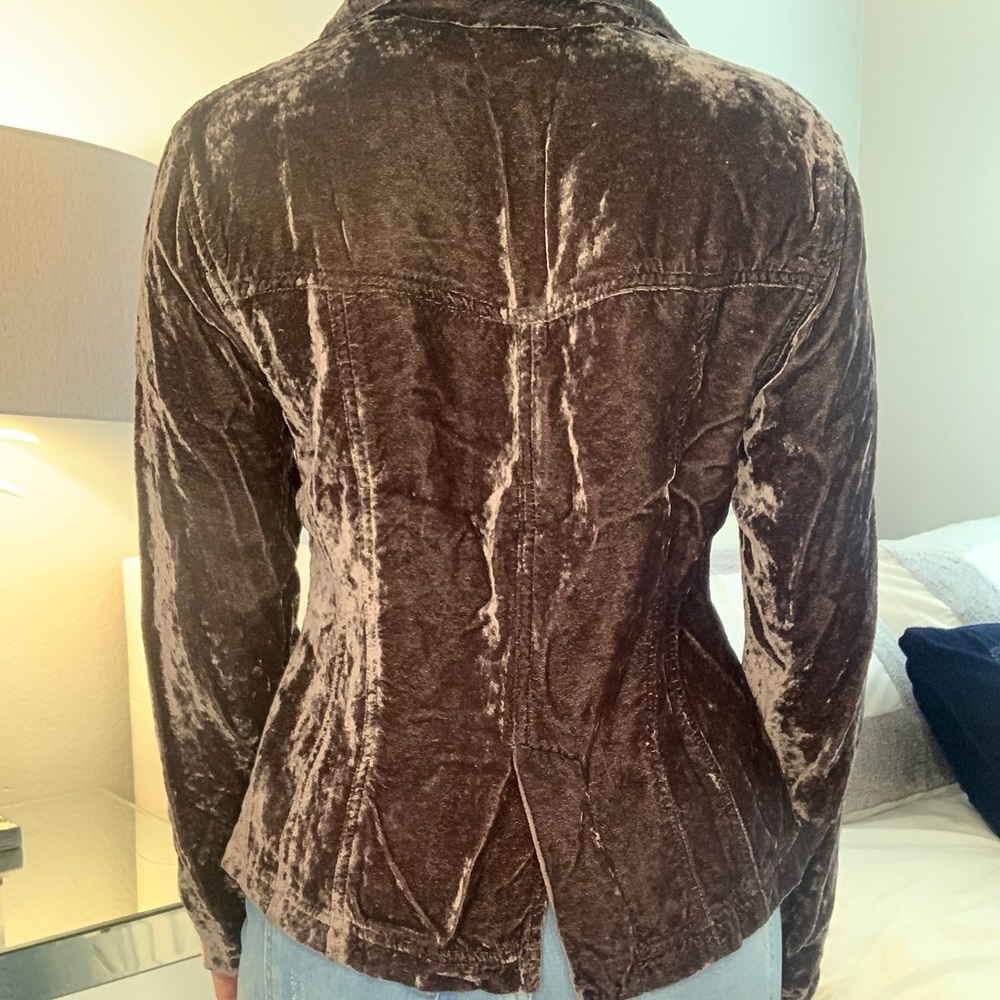 Velvet button down blouse - Picture 2 of 3